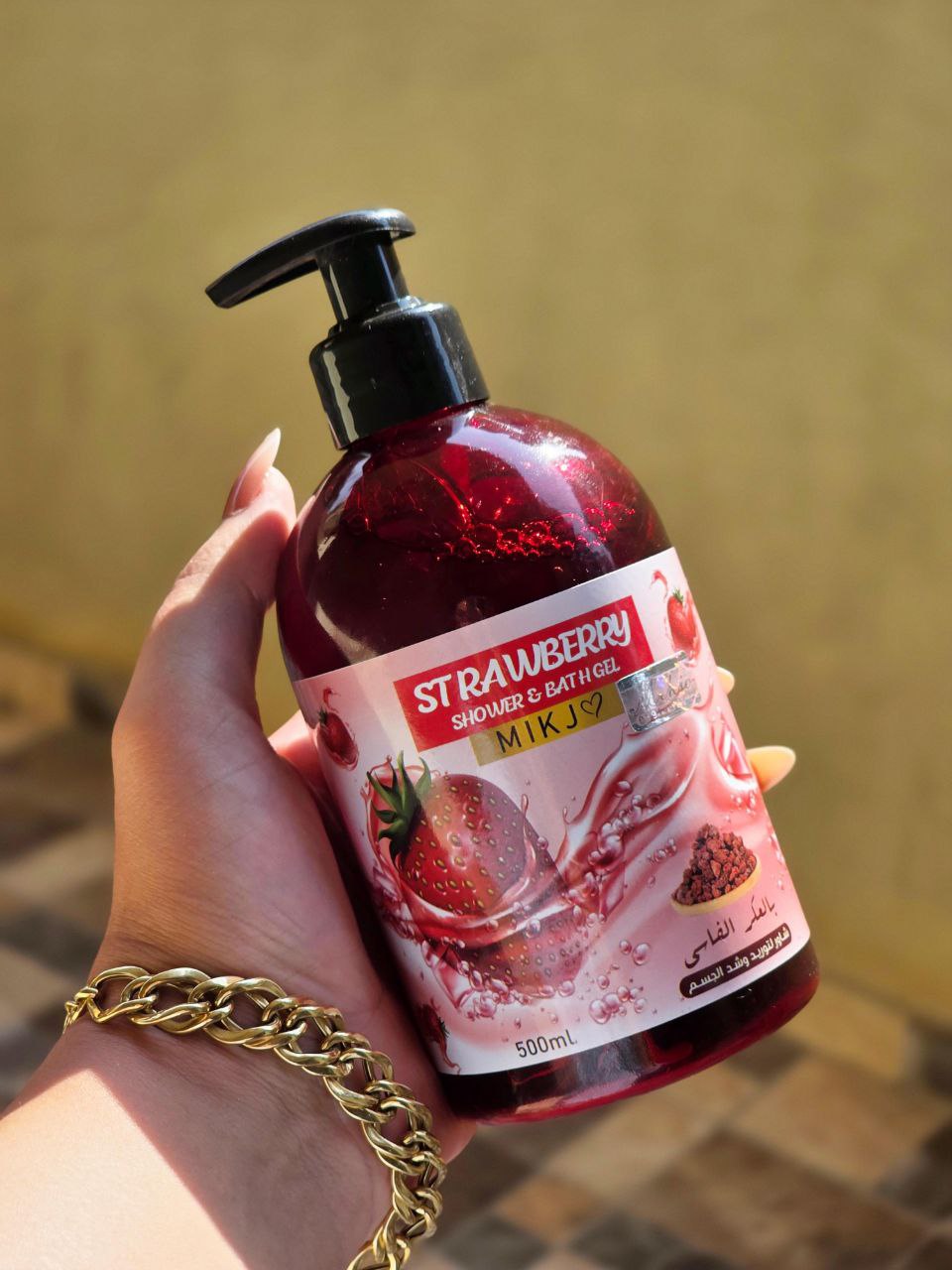 شاور توريد الجسم والبيكيني